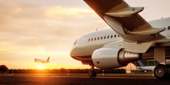 closest airport to newport news va